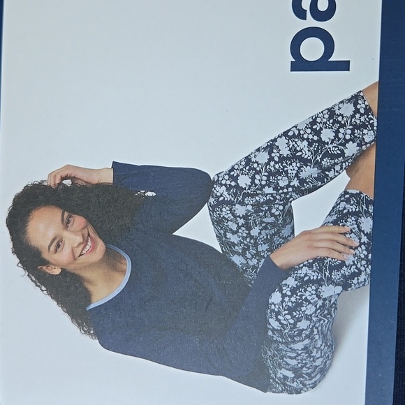 Lands' End 2 Piece Navy Pajama Set - Picture 2 of 4